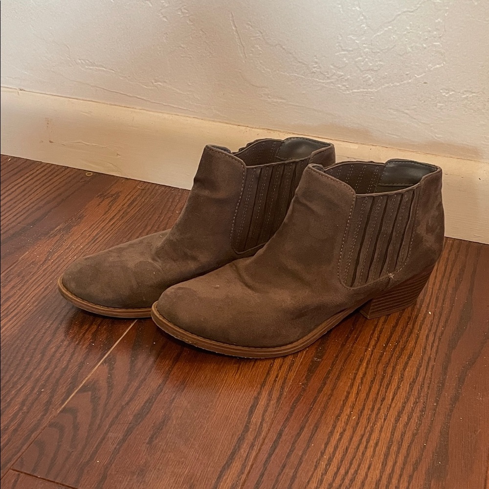 Cute dark brown suede ankle boots